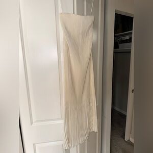 The A&F Giselle Pleat Release Midi Dress